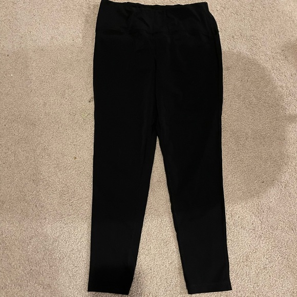 Titika capris with gather at the back - Picture 1 of 3
